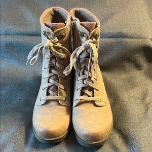 Earth Origins Light Brown Lace-Up Boots